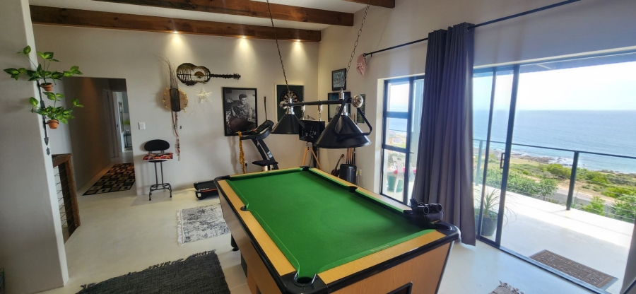 5 Bedroom Property for Sale in Mossel Bay Central Western Cape